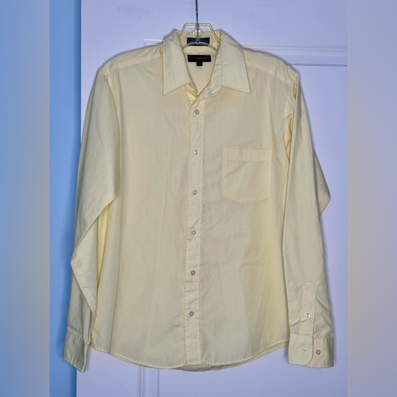 🍓6/$15🍓 Boy’s Size 18 Yellow Button Down - Picture 4 of 6